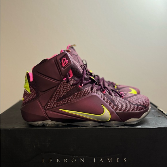 Lebron XII Size 10.5 - Picture 1 of 6